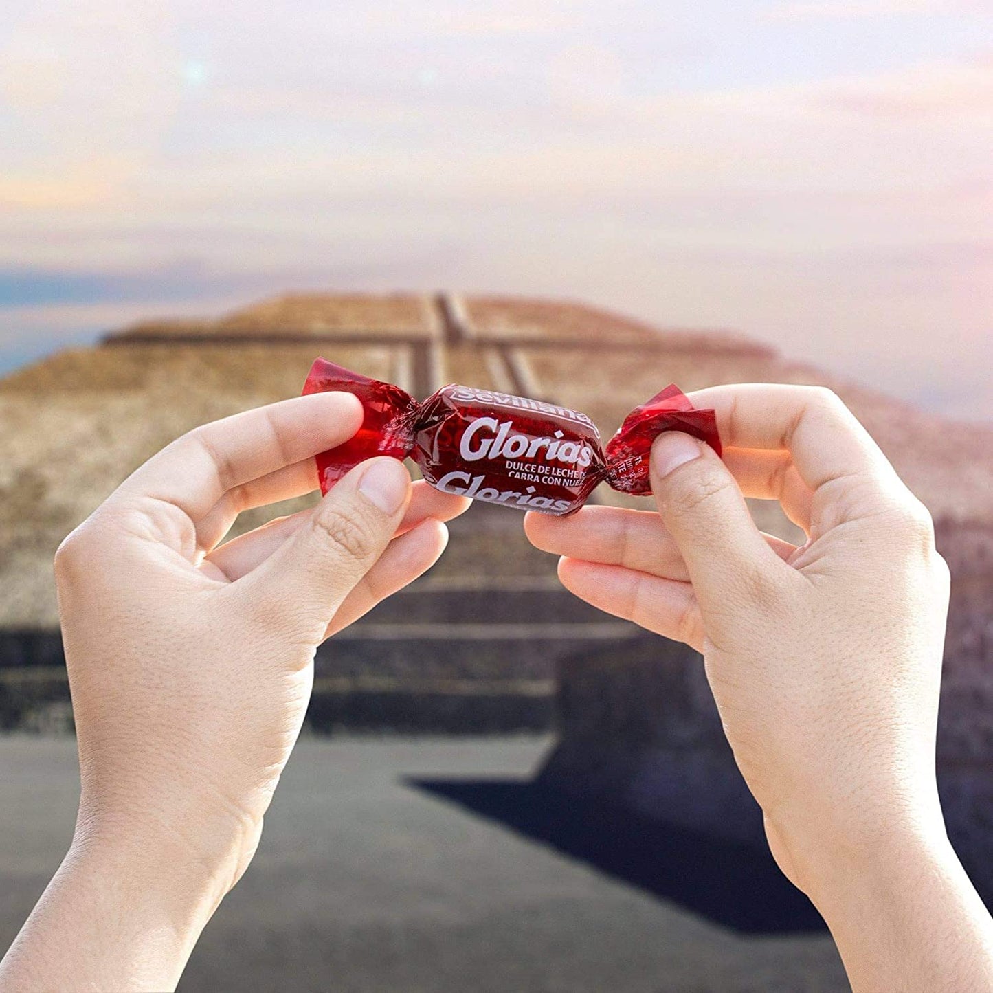 GLORIAS Las Sevillanas. Dulce de leche de cabra con nuez. Dulces Mexicanos. 2 Bolsas con 30 pzas cada una