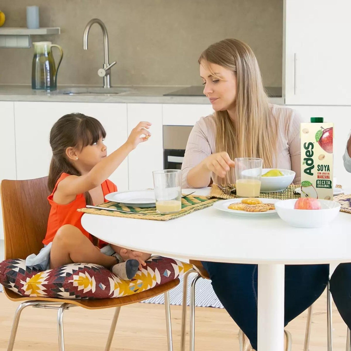 Ades Bebida de Soya con Jugo de Frutas 4 Pz de 946ml