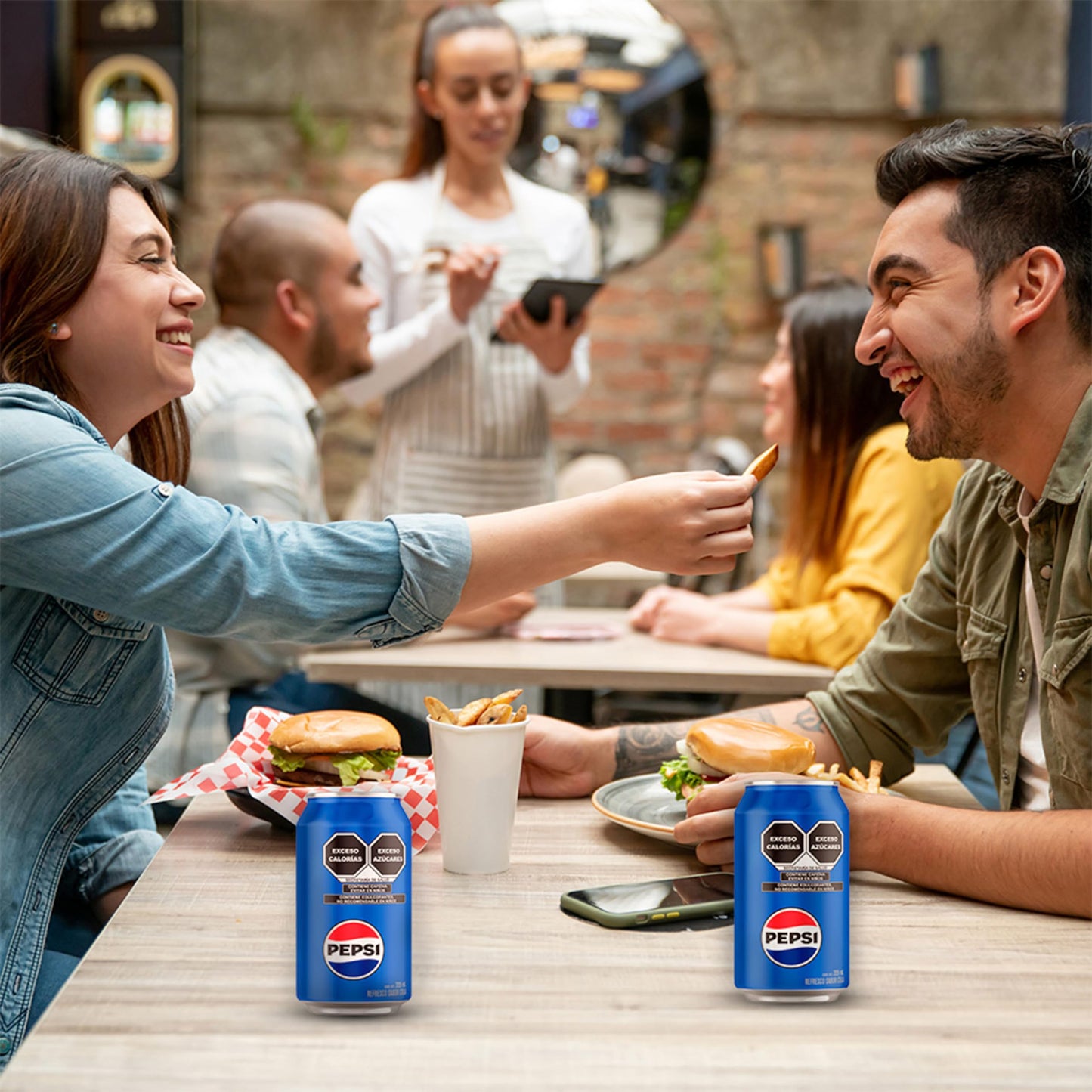 Pepsi Cola Refresco de Lata de 355 mililitros. Paquete de 24 latas