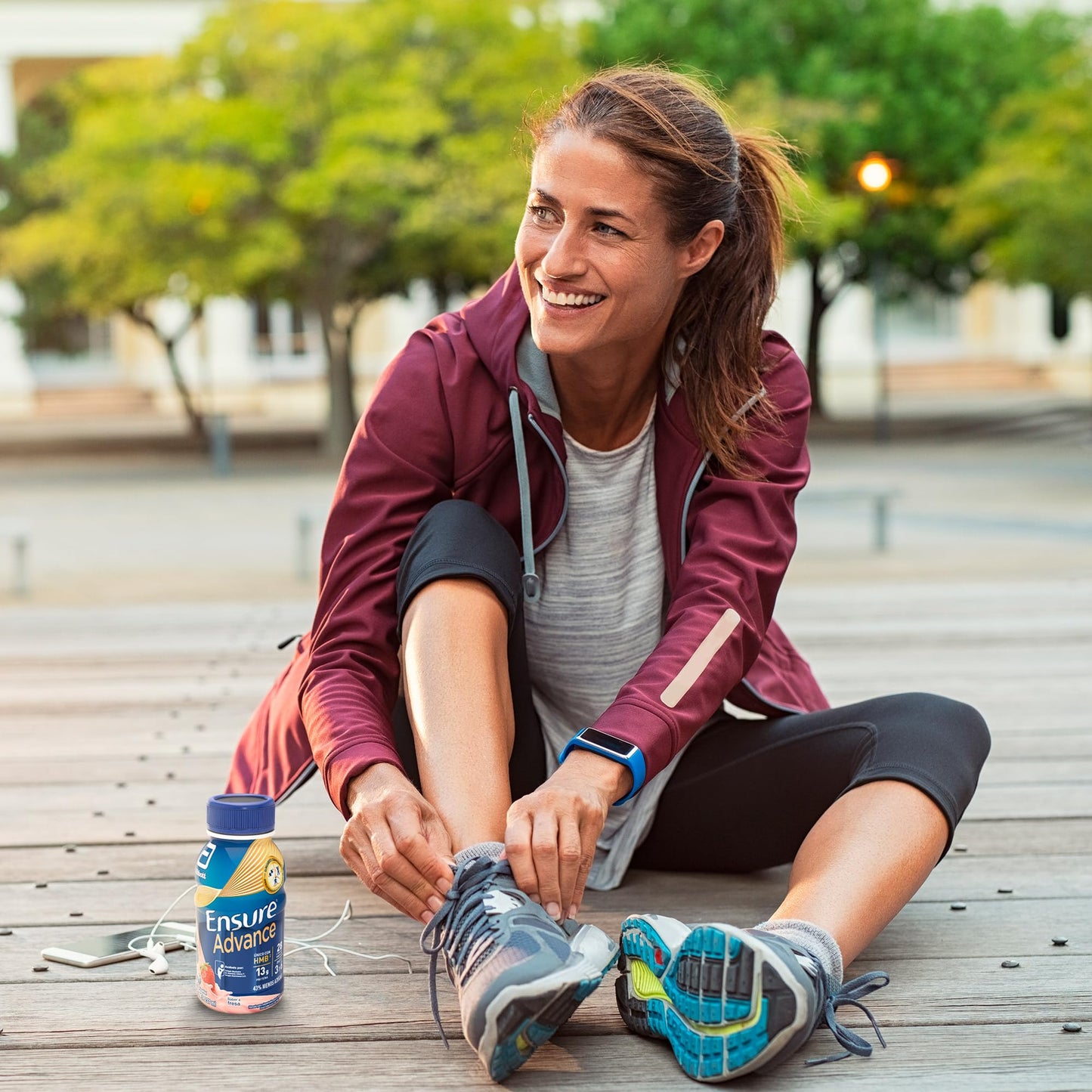 Ensure Advance - 16 Pack de 237 ml Cada Uno, Sabor Fresa, Listo para Beber, Liquido, Fuente de Proteínas de alta Calidad y Nutrición Completa para Adultos, Clínicamente Probado Con HMB