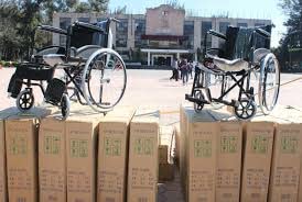 Mobicare Silla de Ruedas Adultos Plegable Ligera Economica Llanta Todo Terreno Comoda Freno de Mano Soporta hasta 135 kg