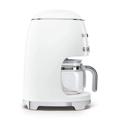 Smeg DCF02WHUK - Máquina de café por goteo, modo de arranque automático, filtro reutilizable, pantalla digital, sistema antigoteo, opción de intensidad de aroma, tanque de 1,4 litros, color blanco