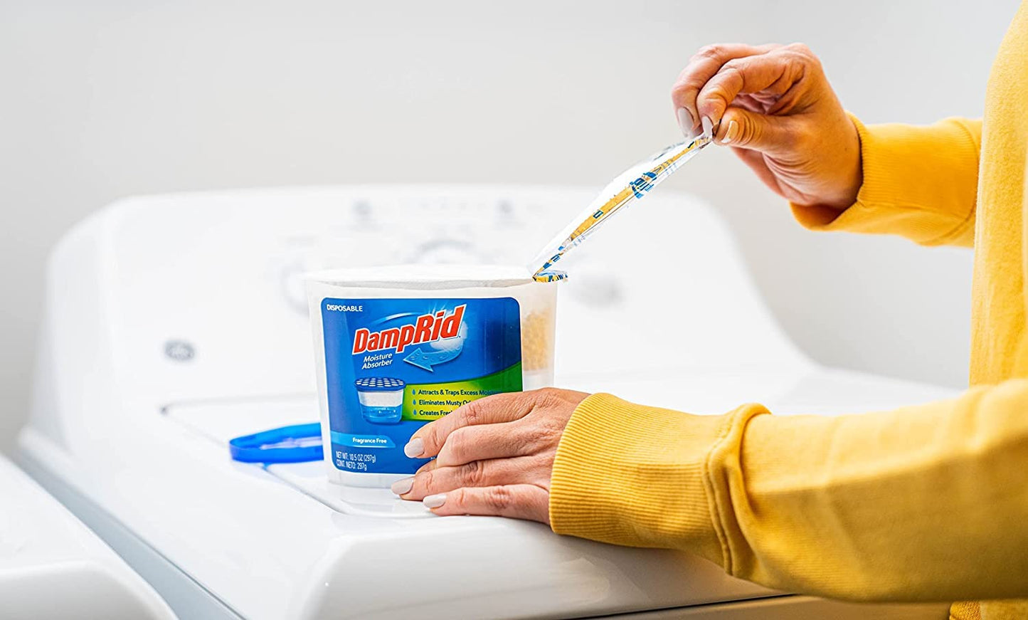 DampRid - Amortiguador de humedad desechable sin fragancia – 10.5 onzas cada uno – Paquete de 3 – Atrae y atrapa el exceso de humedad, elimina olores mohosos, crea un aire blanco más fresco y limpio