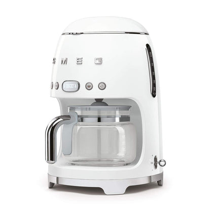 Smeg DCF02WHUK - Máquina de café por goteo, modo de arranque automático, filtro reutilizable, pantalla digital, sistema antigoteo, opción de intensidad de aroma, tanque de 1,4 litros, color blanco