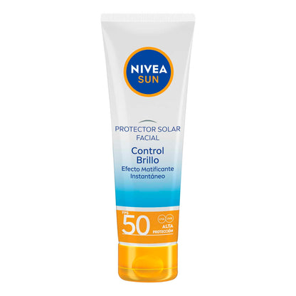 NIVEA SUN Protector Solar Facial Control De Brillo (50 ml), con Efecto Matificante de Larga Duración, Bloqueador solar FPS 50+, no Grasoso para Todo Tipo de Piel