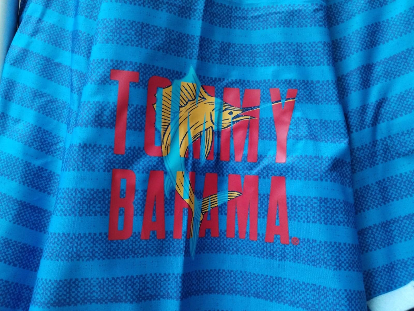 Sepras Tommy Bahama - Sombrilla de playa de 8 pies con ventilación de viento y anclaje de arena, color azul intenso
