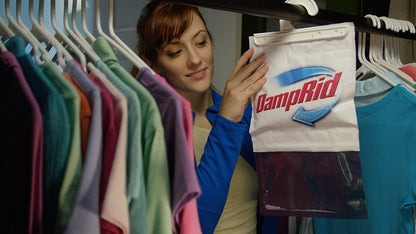 DampRid - Paquete de bonificación absorbente de humedad para colgar, aroma fresco, bolsas de 14 onzas, 4 unidades