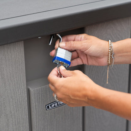 LIFETIME - Caja de almacenamiento para exteriores de 150 galones, tapa gris