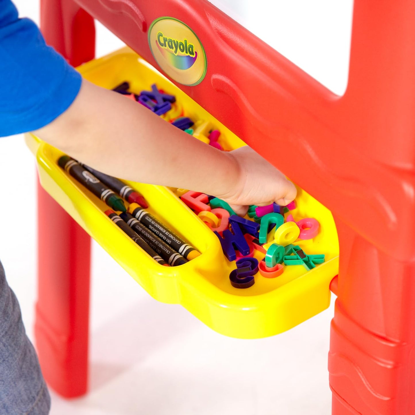 Creative Fun Caballete doble – borrado en seco magnético, pizarrón, 77 letras y números magnéticos, varillas de gis Crayola, engranajes magnéticos, 3+