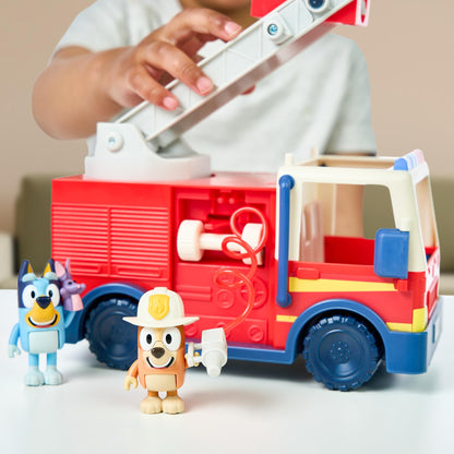 Bluey - Juguete de Bomberos con Bingo de Bombero, Cifras de Bob Bilby, Escalera Extensible y Manguera, Incluye Pegatinas, Perfecto para niños a Partir de 3 años