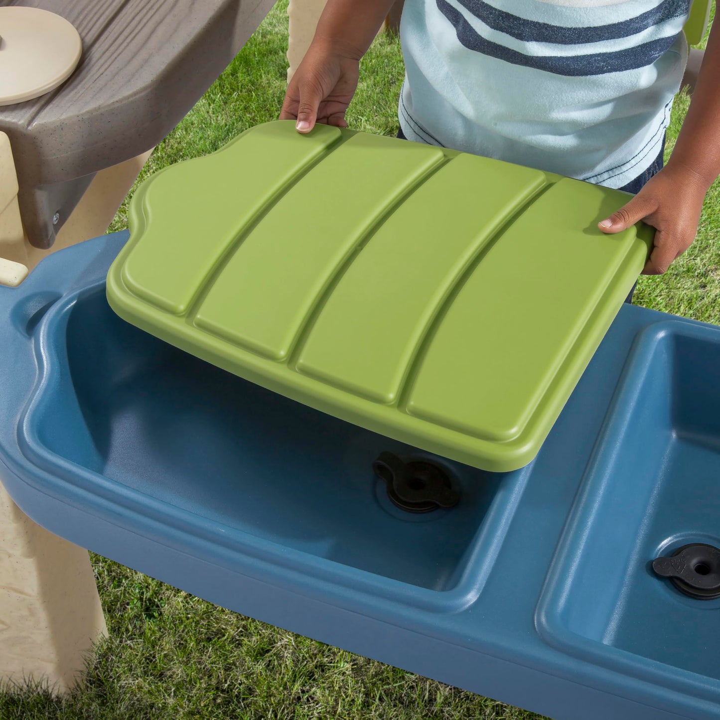 Step2 All Around Playtime Patio with Canopy Playhouse