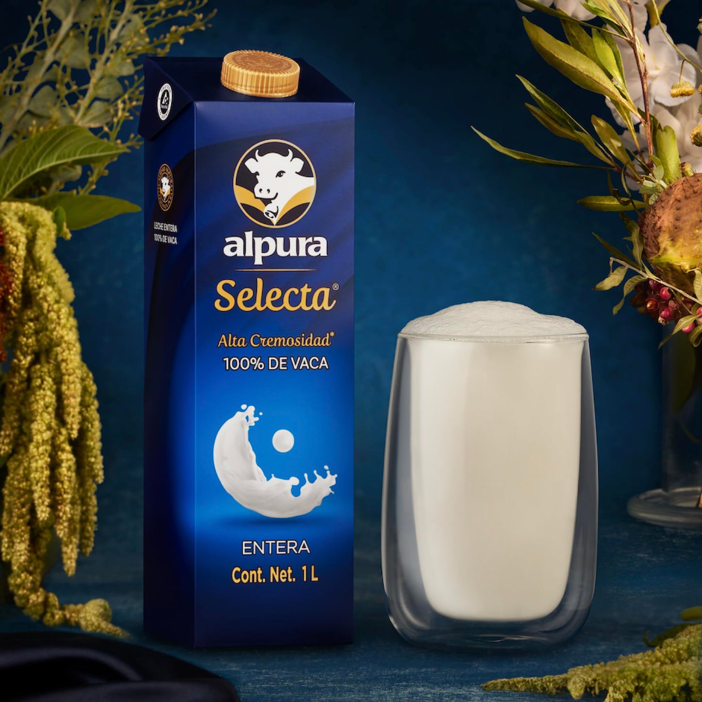 Alpura Selecta Leche Entera 100% de Vaca, Ultrapasteurizada en Paquete de 12 piezas de 1 Litro cada una, Fuente de proteína y Calcio, adicionada con vitaminas A y D. Cremosidad y Sabor superior