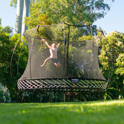 Springfree - Trampolín ovalado para patio trasero con cierre de red flexible de seguridad y alfombrilla de borde suave, trampolines recreativos y de fitness sin resortes para niños, adultos y