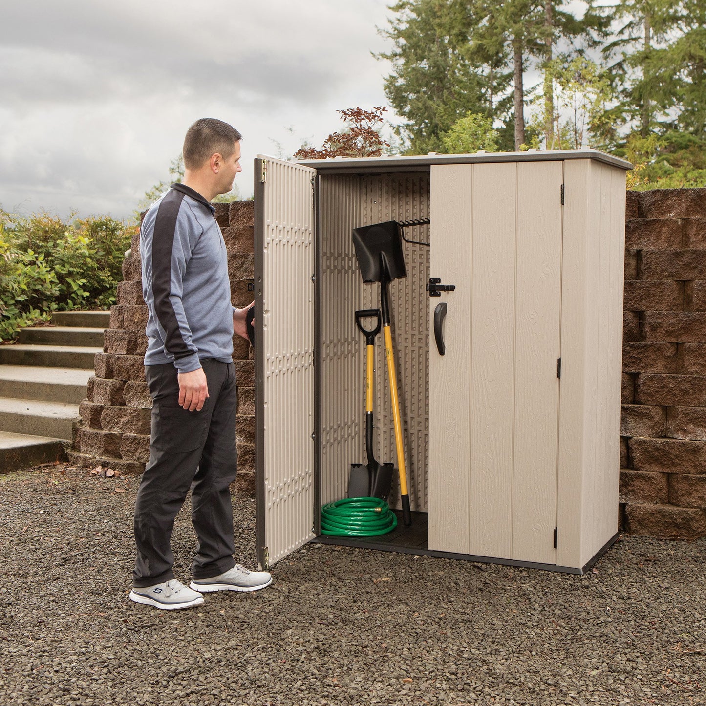 Lifetime 60280 Cobertizo de Almacenamiento Vertical, Arena del Desierto